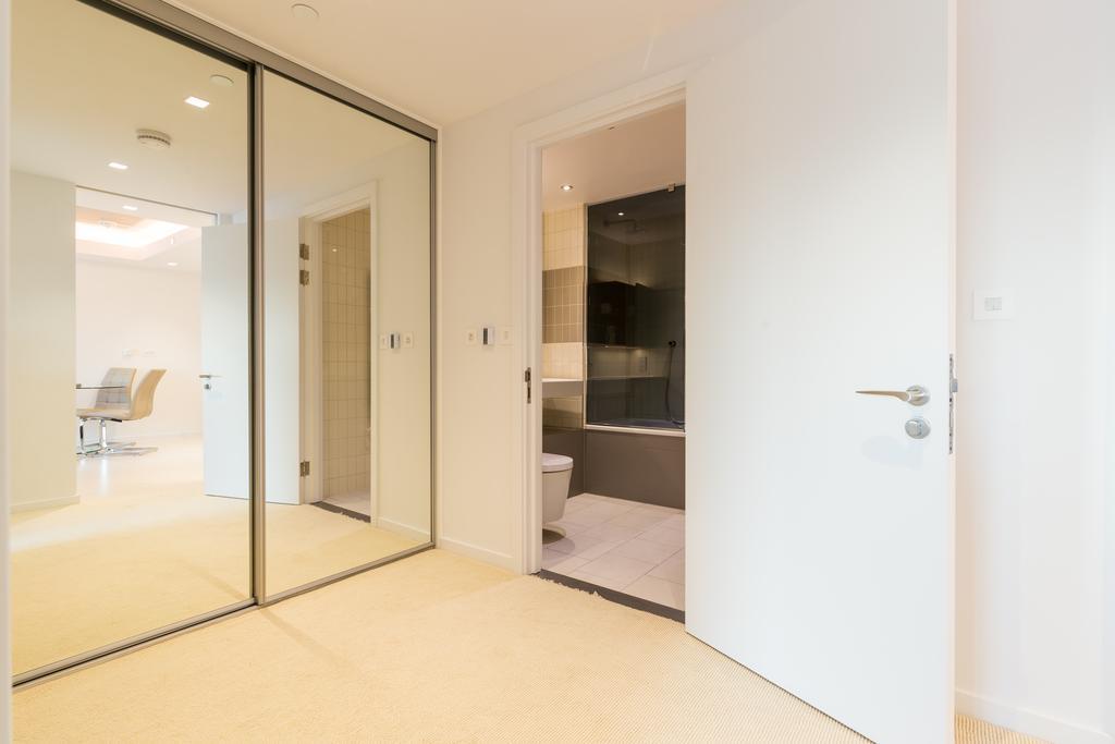 Royal Style - 5 Mins Walk To Excel * Londra
