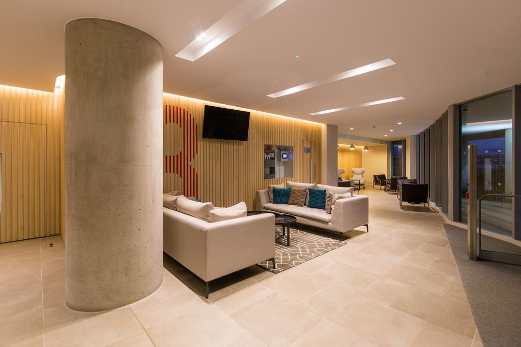 Appartamento Royal Style - 5 Mins Walk To Excel *