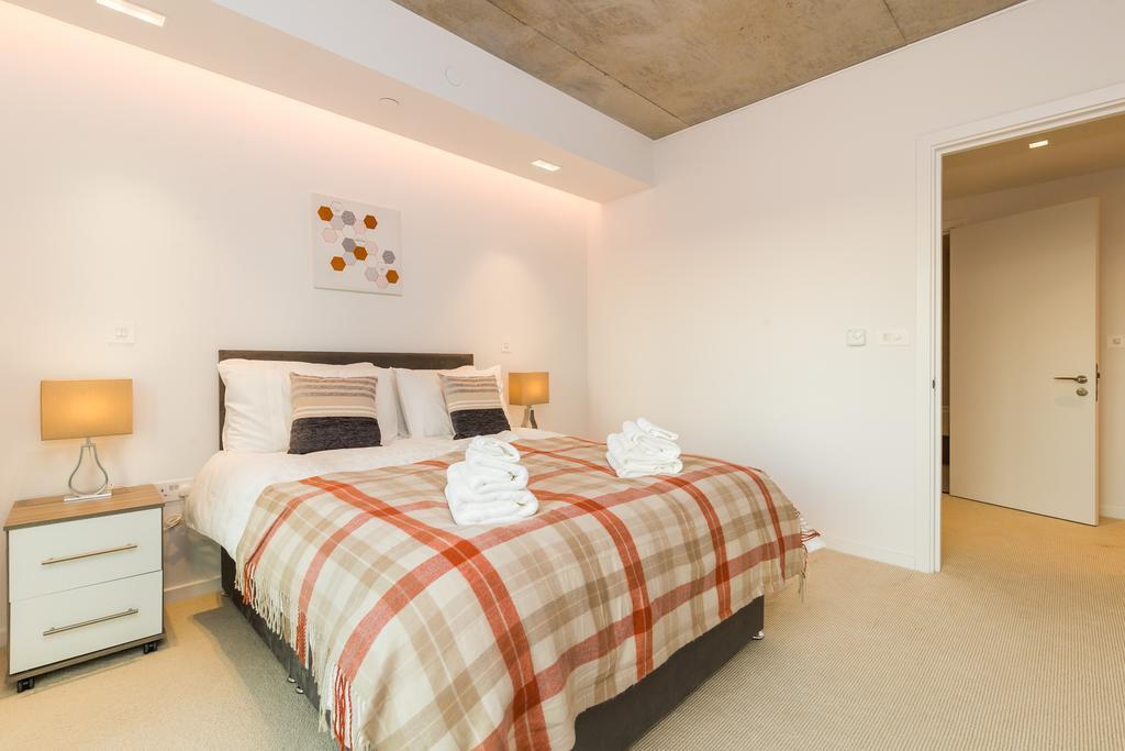 Royal Style - 5 Mins Walk To Excel * Londra
